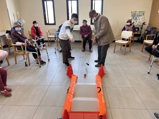 金湖日照-拍手舞、推杆進籃